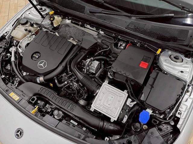 MERCEDES BENZ A CLAS 2018 Image 31