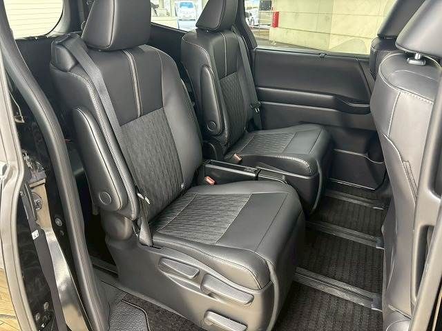 TOYOTA NOAH HYBRID 2023 Image 31