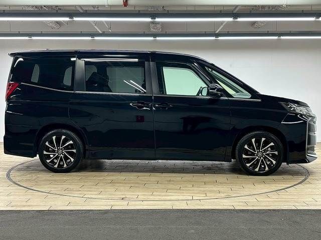 TOYOTA NOAH HYBRID 2023 Image 31