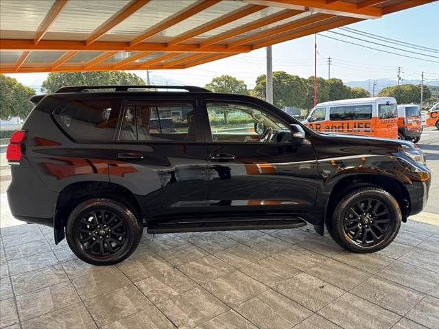 TOYOTA LANDCRUISER PRADO 2023 Image 31