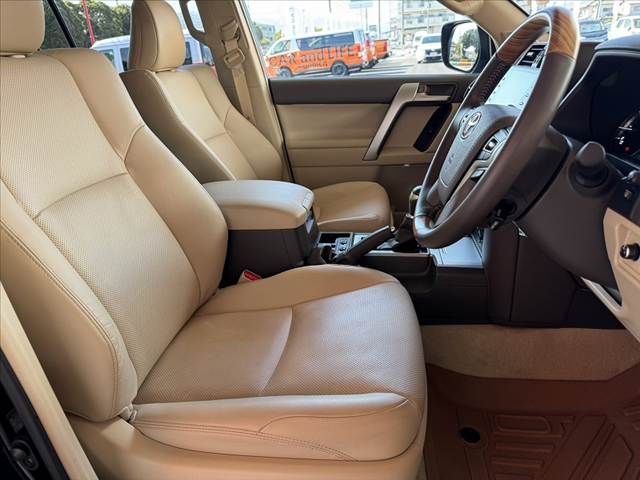TOYOTA LANDCRUISER PRADO 2023 Image 31