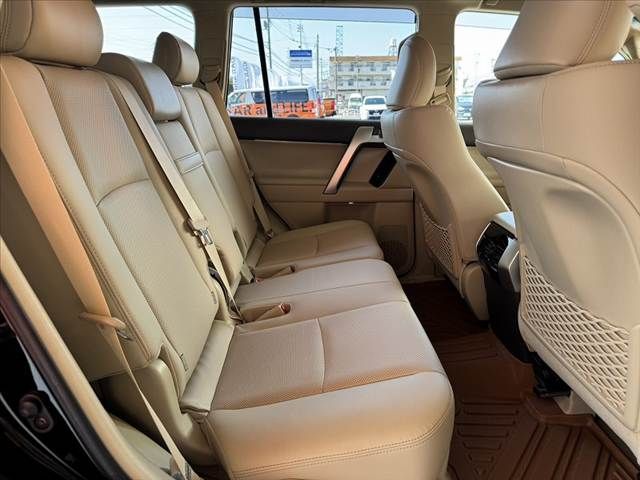 TOYOTA LANDCRUISER PRADO 2023 Image 31