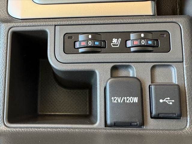 TOYOTA LANDCRUISER PRADO 2023 Image 31