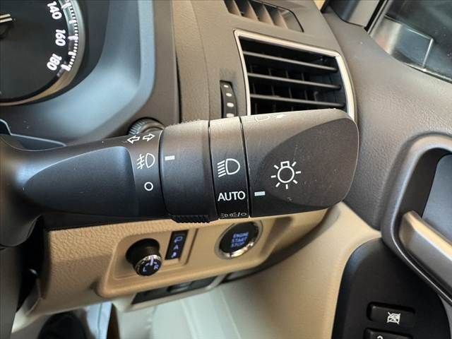 TOYOTA LANDCRUISER PRADO 2023 Image 31