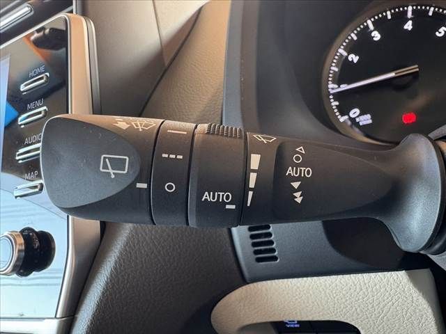 TOYOTA LANDCRUISER PRADO 2023 Image 31