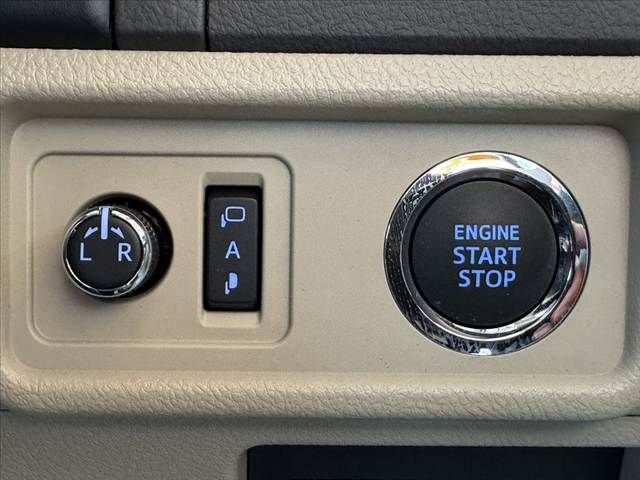 TOYOTA LANDCRUISER PRADO 2023 Image 31