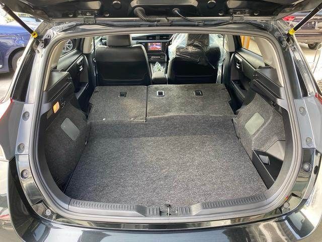 TOYOTA AURIS HYBRID 2016 Image 31