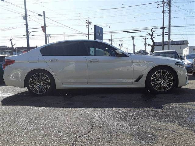 BMW 5SERIES SEDAN 2017 Image 31