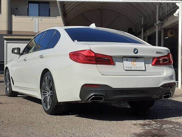 BMW 5SERIES SEDAN 2017 Image 31
