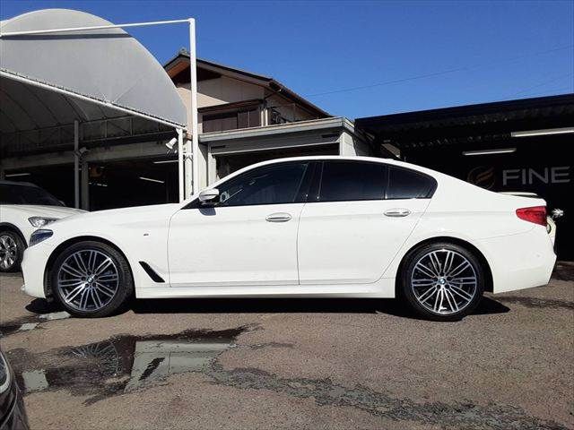 BMW 5SERIES SEDAN 2017 Image 31