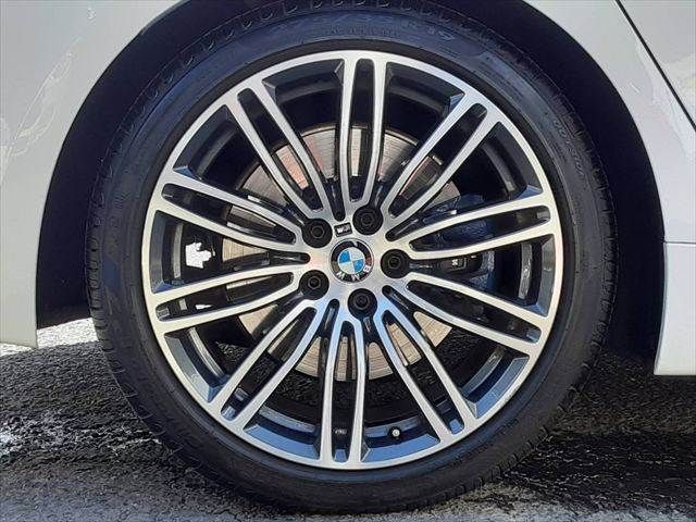 BMW 5SERIES SEDAN 2017 Image 31