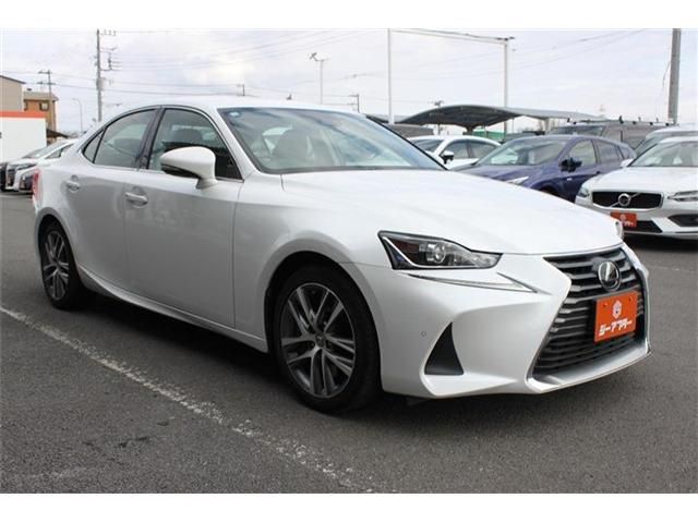 TOYOTA LEXUS IS300 2018 Image 31