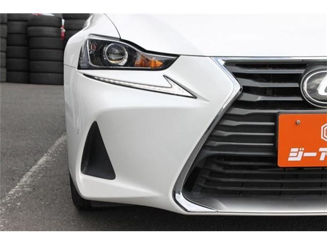 TOYOTA LEXUS IS300 2018 Image 31