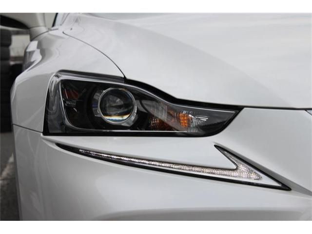 TOYOTA LEXUS IS300 2018 Image 31