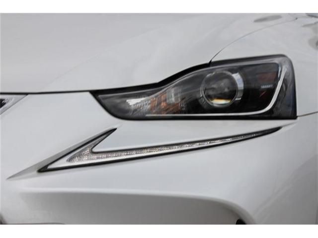 TOYOTA LEXUS IS300 2018 Image 31