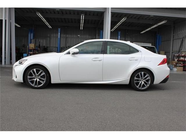TOYOTA LEXUS IS300 2018 Image 31