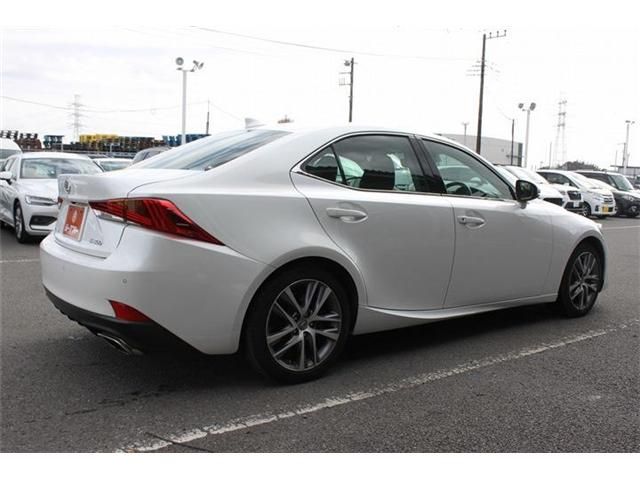 TOYOTA LEXUS IS300 2018 Image 31
