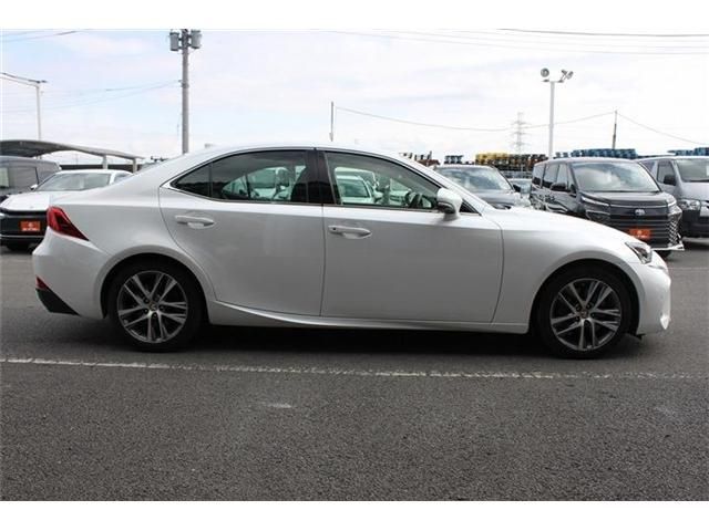 TOYOTA LEXUS IS300 2018 Image 31