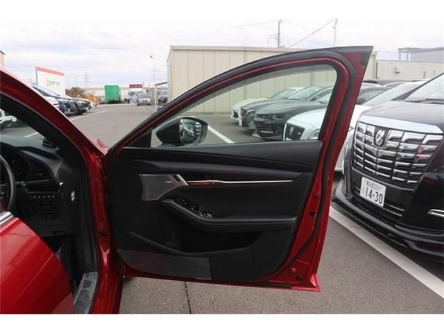 MAZDA 3 FASTBACK 2023 Image 31