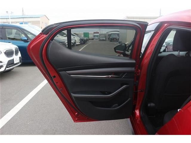 MAZDA 3 FASTBACK 2023 Image 31