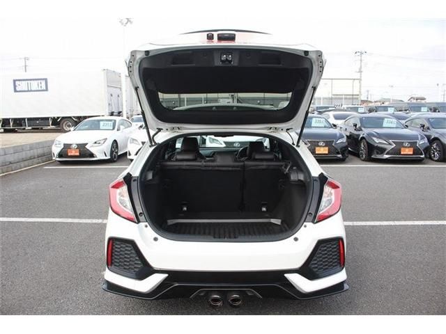 HONDA CIVIC HATCHBACK 2018 Image 31