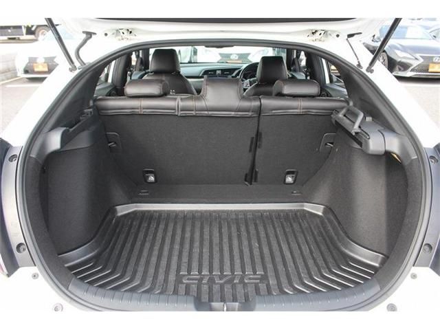 HONDA CIVIC HATCHBACK 2018 Image 31