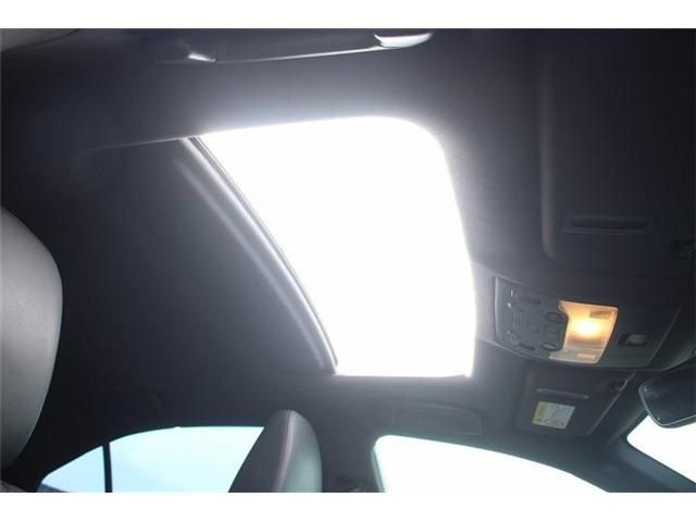 TOYOTA LEXUS IS350 2019 Image 31