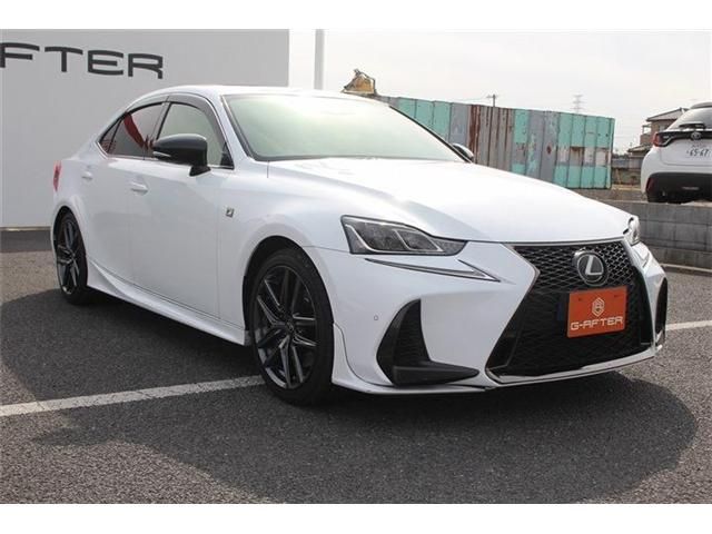 TOYOTA LEXUS IS350 2019 Image 31