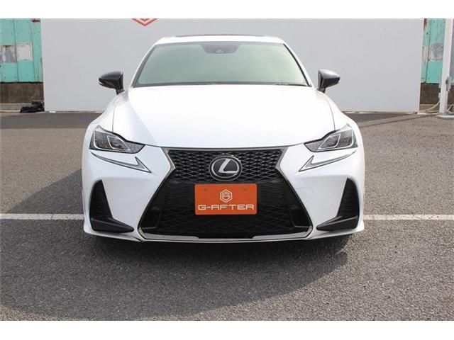 TOYOTA LEXUS IS350 2019 Image 31