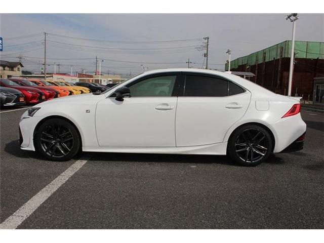 TOYOTA LEXUS IS350 2019 Image 31