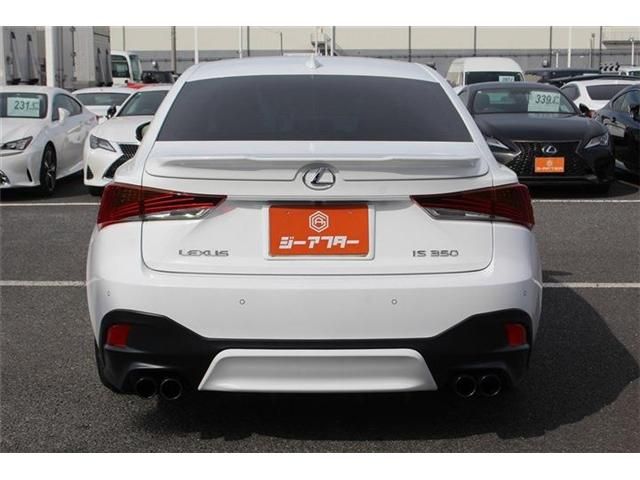 TOYOTA LEXUS IS350 2019 Image 31