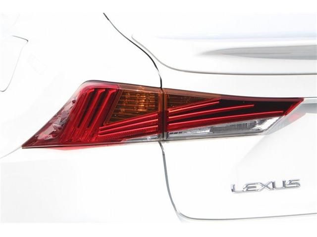 TOYOTA LEXUS IS350 2019 Image 31