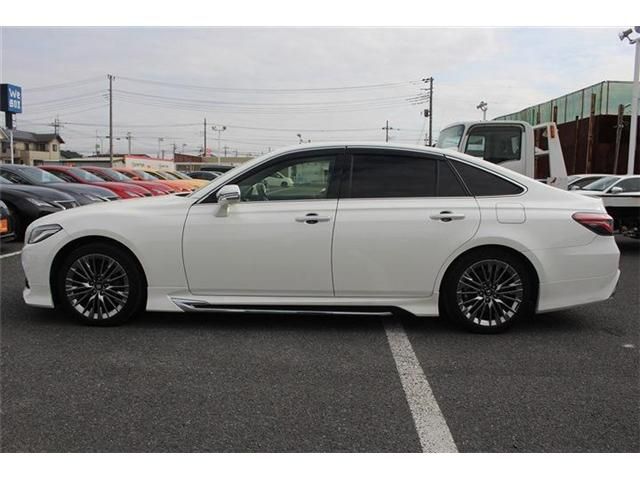 TOYOTA CROWN SEDAN HYBRID 2019 Image 31