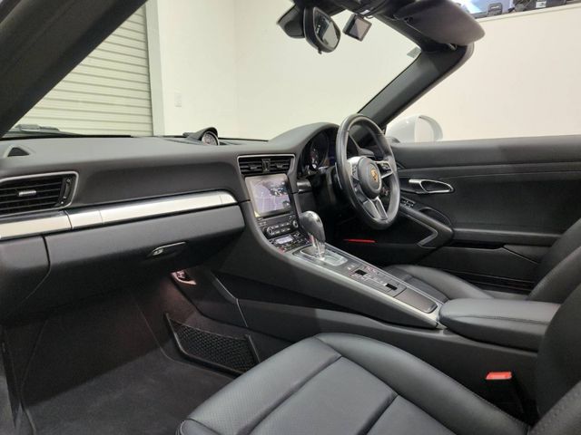 PORSCHE 911 OPEN 2016 Image 31