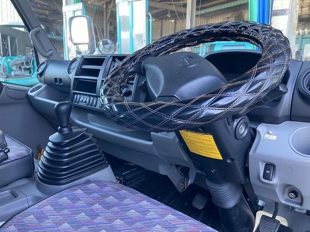 HINO DUTRO 2014 Image 31