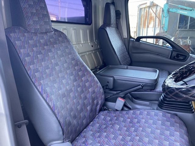 HINO DUTRO 2014 Image 31