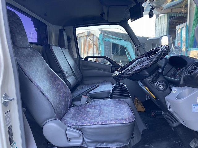 HINO DUTRO 2014 Image 31