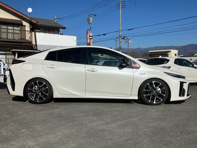 TOYOTA PRIUS PHV 2019 Image 31