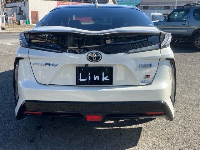 TOYOTA PRIUS PHV 2019 Image 31