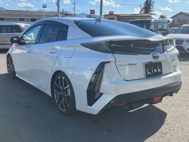 TOYOTA PRIUS PHV 2019 Image 31