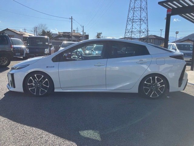 TOYOTA PRIUS PHV 2019 Image 31