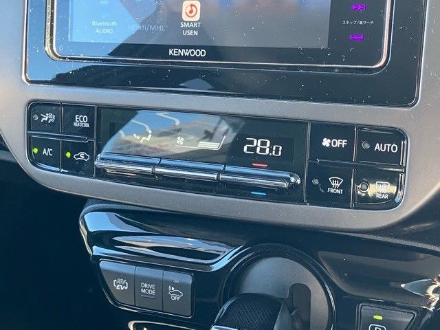 TOYOTA PRIUS PHV 2019 Image 31