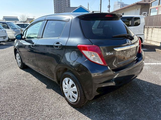 TOYOTA VITZ 2011 Image 31