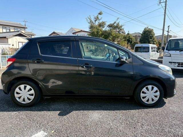 TOYOTA VITZ 2011 Image 31
