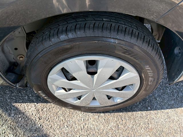 TOYOTA VITZ 2011 Image 31