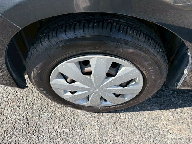 TOYOTA VITZ 2011 Image 31