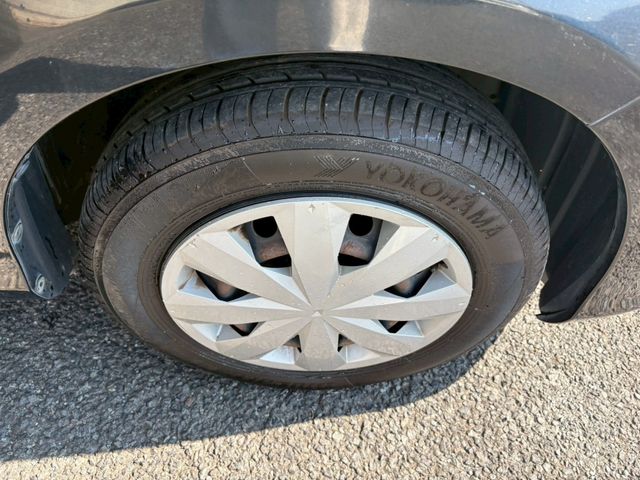 TOYOTA VITZ 2011 Image 31