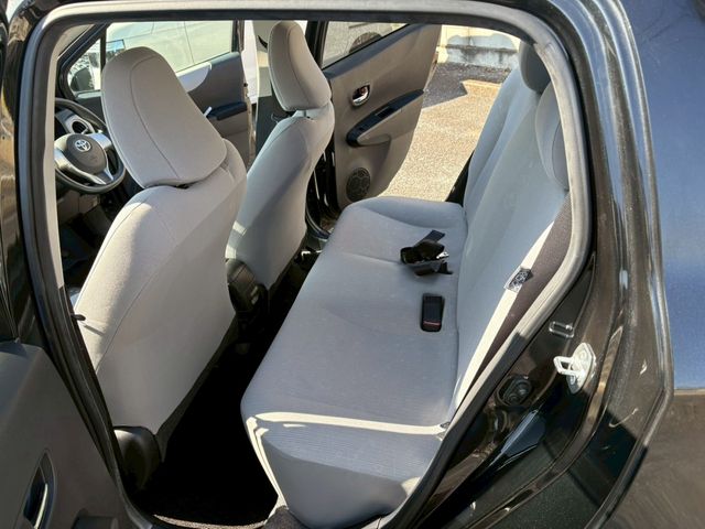 TOYOTA VITZ 2011 Image 31