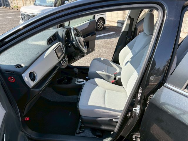 TOYOTA VITZ 2011 Image 31