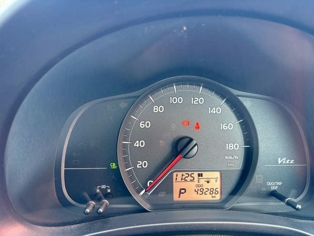 TOYOTA VITZ 2011 Image 31